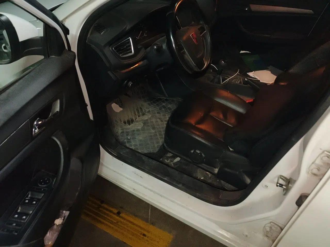Roewe 360 2016 1.5L Manual Smart Screen Version — миниатюра 16