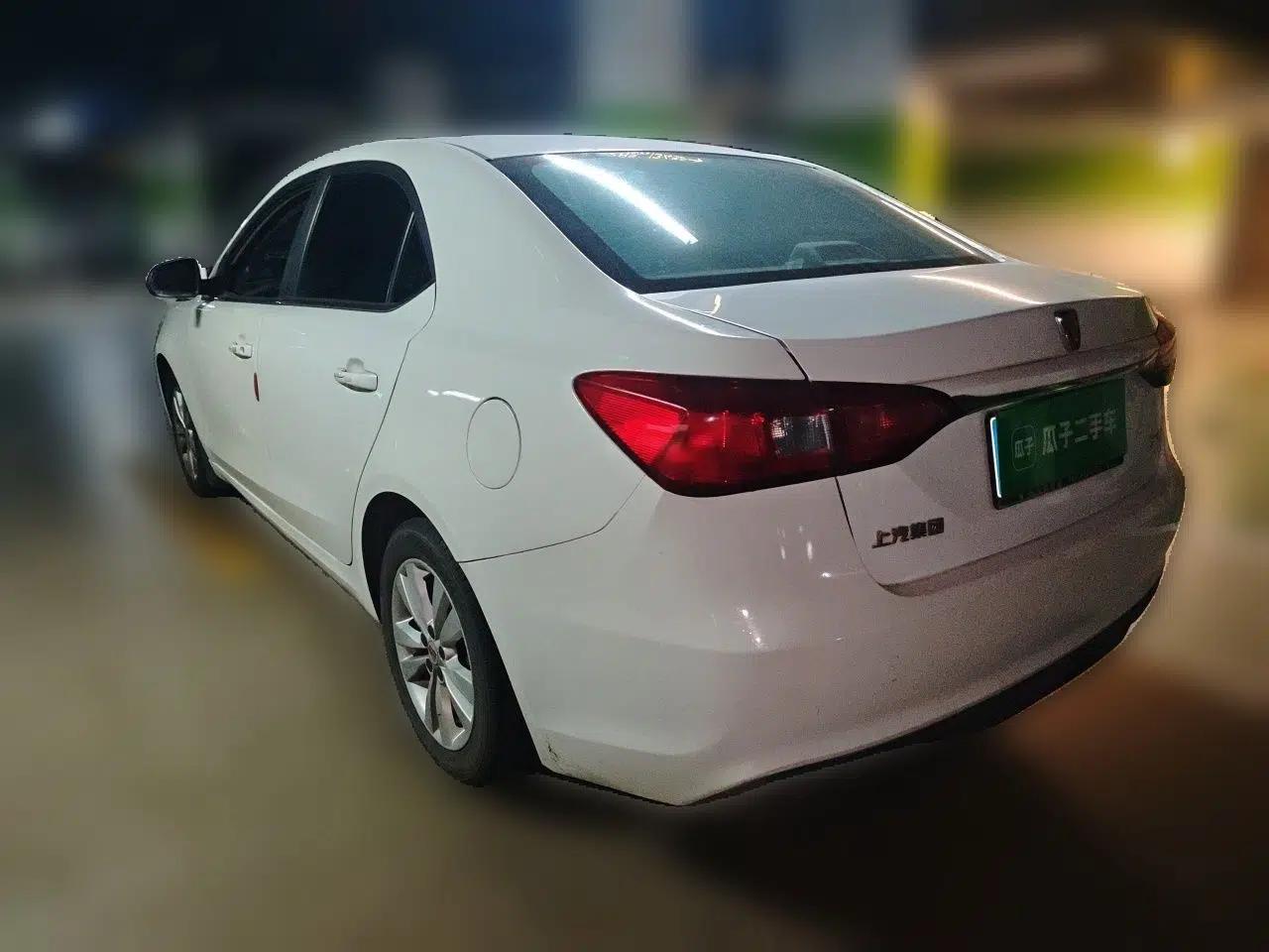 Roewe 360 2016 1.5L Manual Smart Screen Version — миниатюра 4