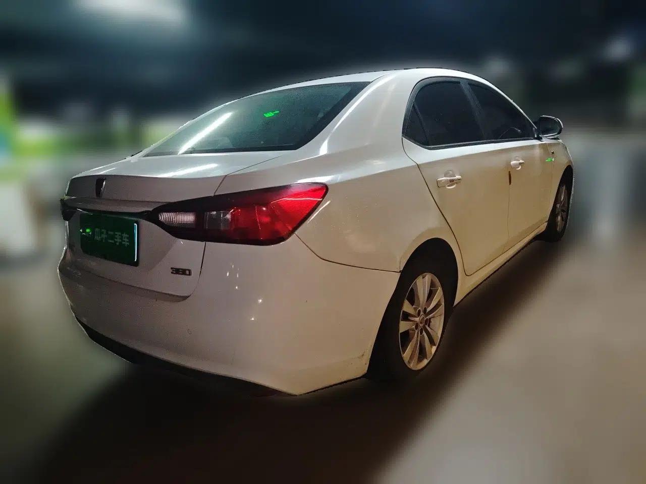 Roewe 360 2016 1.5L Manual Smart Screen Version — миниатюра 6