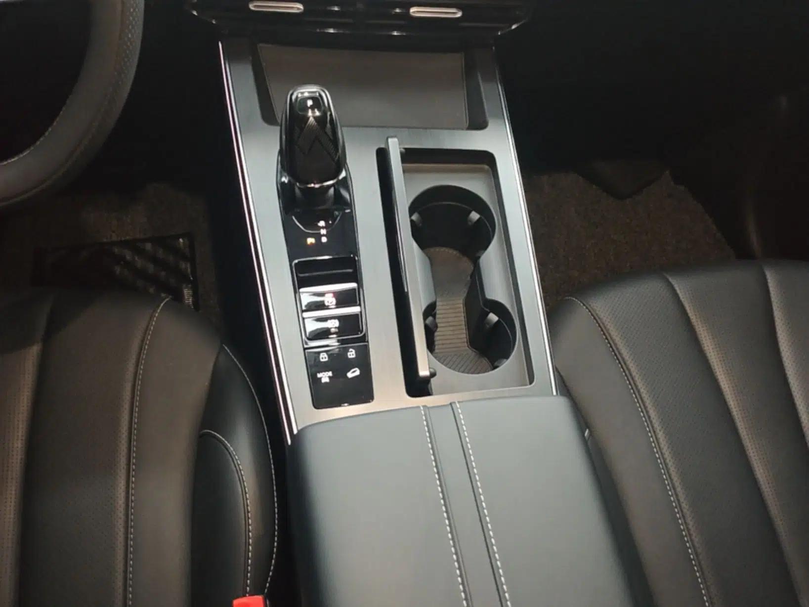Roewe RX5 MAX 2022 1.5T Automatic Zhiwei Prestige Edition — миниатюра 16