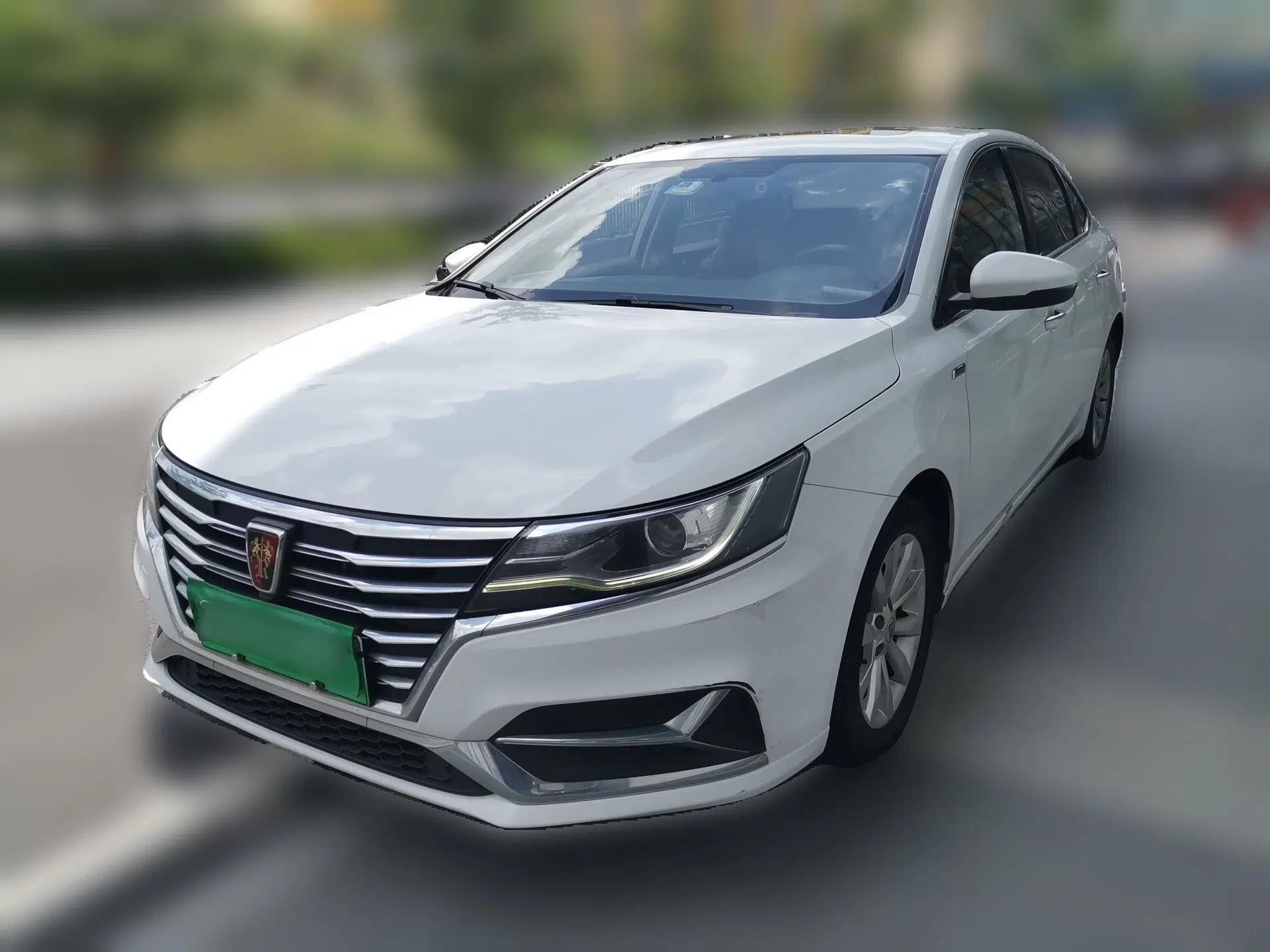 Roewe i6 New Energy 2017 45T Hybrid Connect & Smart Enjoyment Edition — миниатюра 1