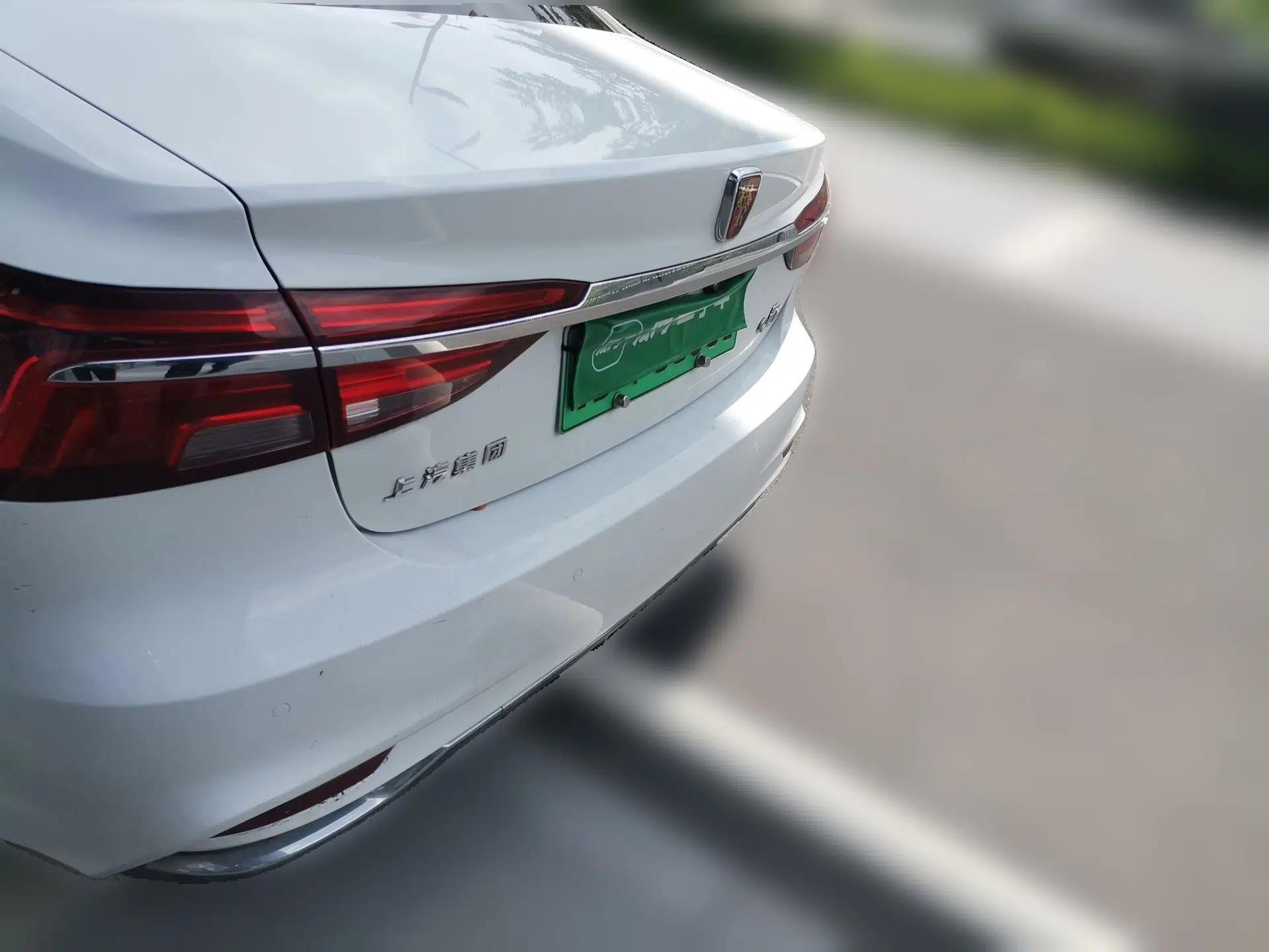 Roewe i6 New Energy 2017 45T Hybrid Connect & Smart Enjoyment Edition — миниатюра 19