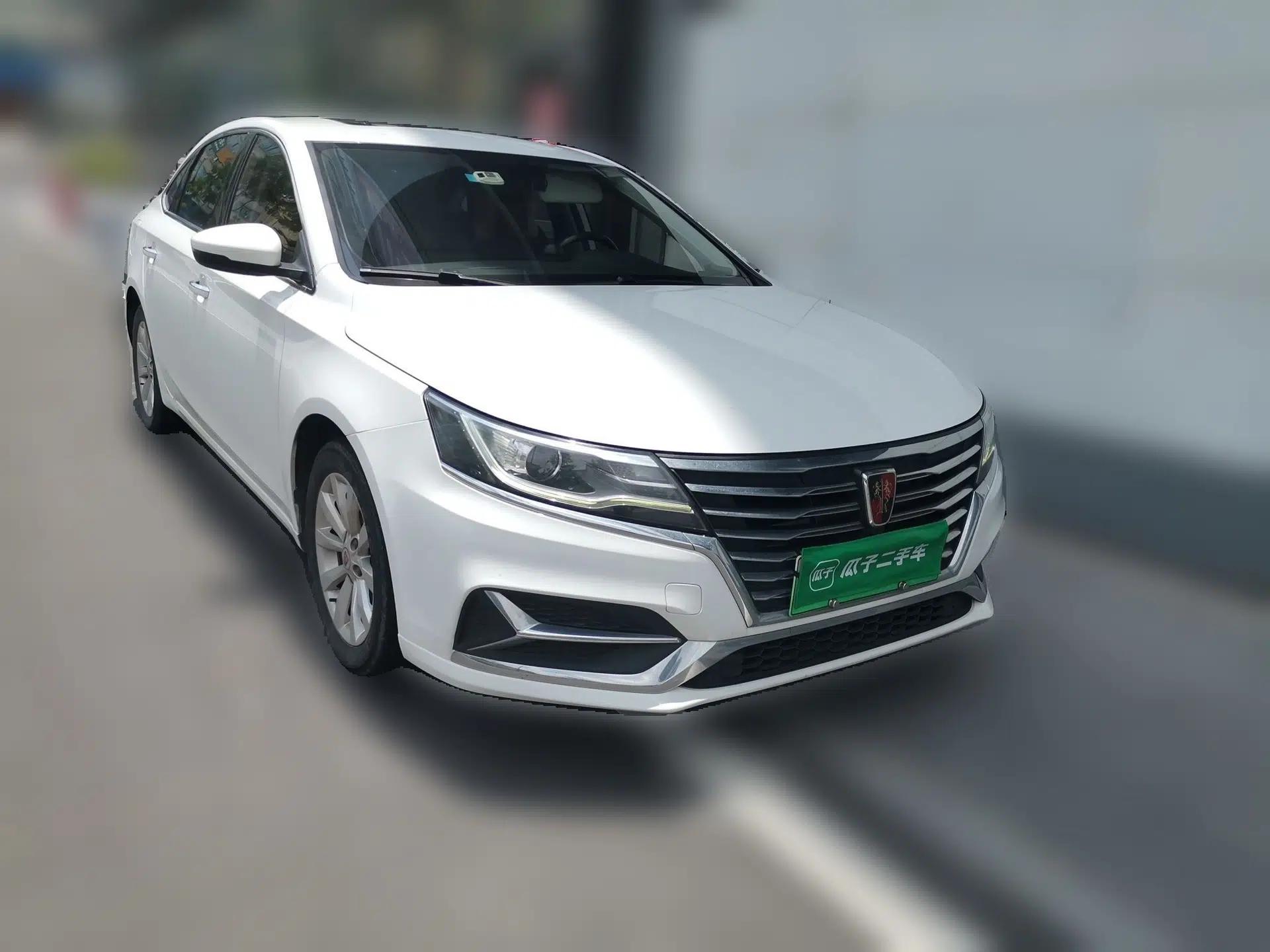 Roewe i6 New Energy 2017 45T Hybrid Connect & Smart Enjoyment Edition — миниатюра 3