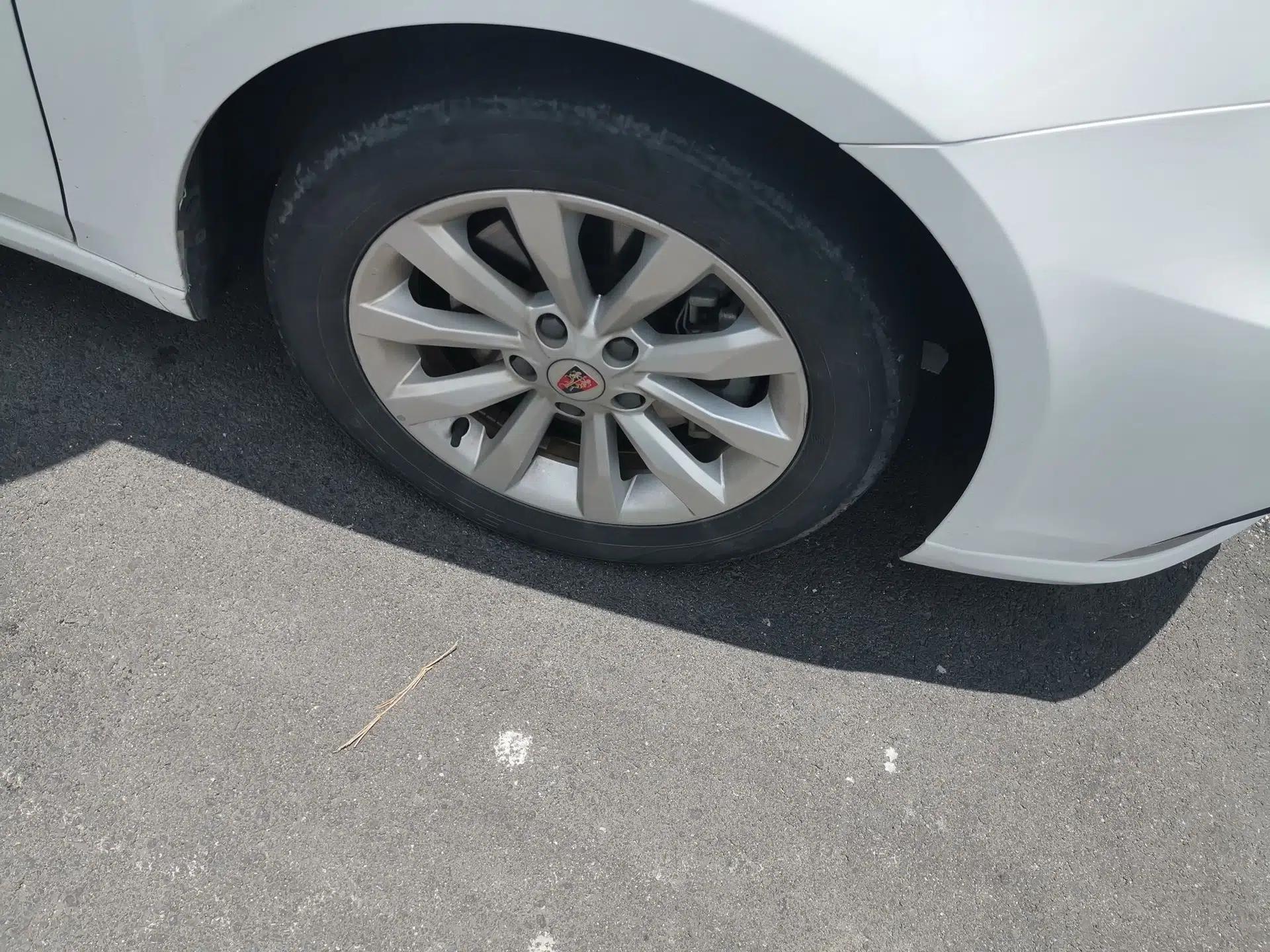 Roewe i6 New Energy 2017 45T Hybrid Connect & Smart Enjoyment Edition — миниатюра 8