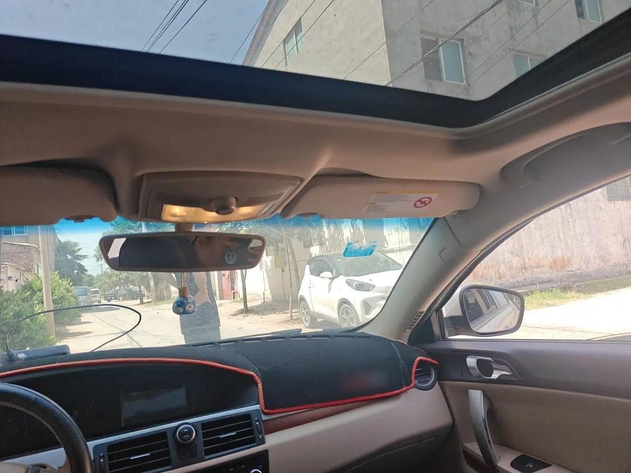 Roewe 550 2013 Classic Edition 550 1.8L Automatic Luxury Model — миниатюра 18