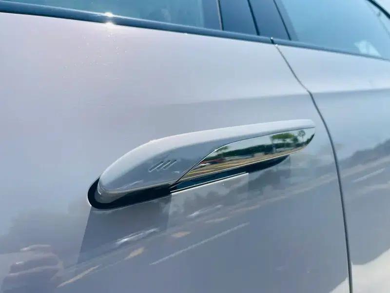 Hongqi EH7 2025 640 AWD Smart Selection Edition — миниатюра 11