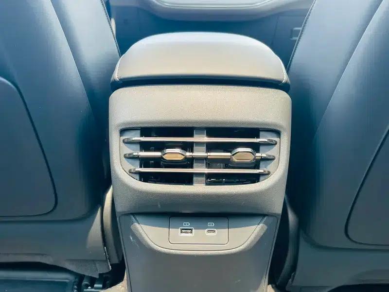 Hongqi EH7 2025 640 AWD Smart Selection Edition — миниатюра 13