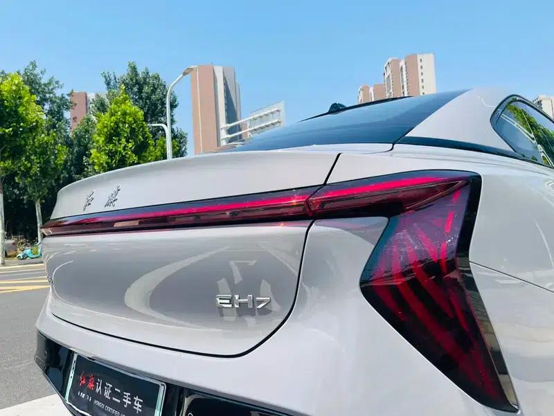Hongqi EH7 2025 640 AWD Smart Selection Edition — миниатюра 9