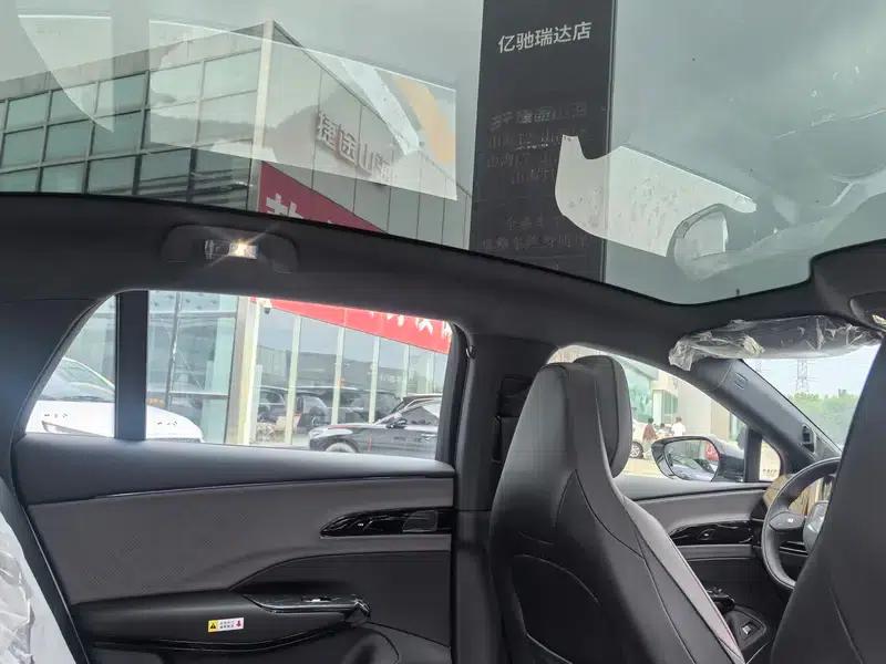 Hongqi EH7 2025 600 Smart Selection Edition — миниатюра 13