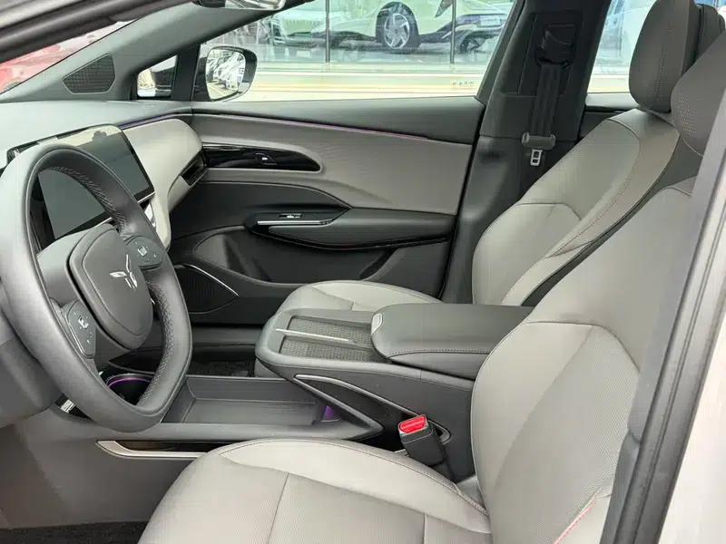Hongqi EH7 2025 640 AWD Smart Selection Edition — миниатюра 15