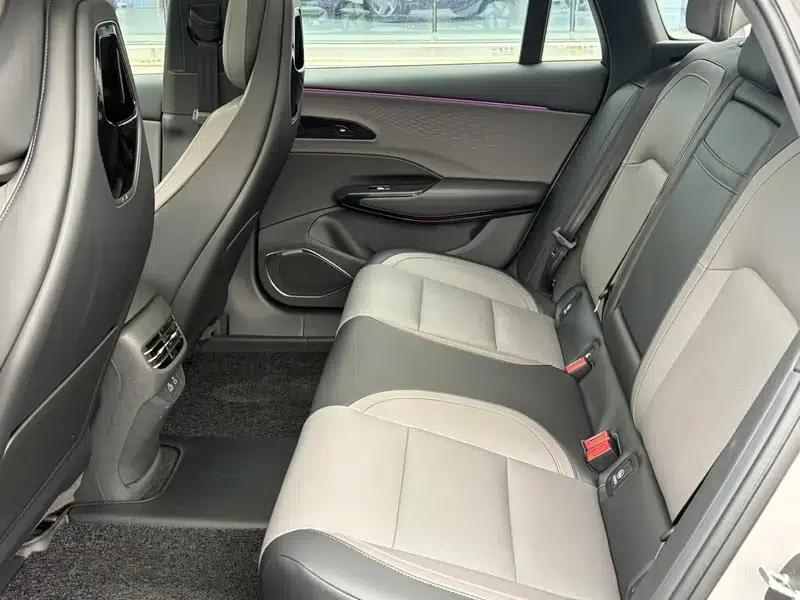 Hongqi EH7 2025 640 AWD Smart Selection Edition — миниатюра 16