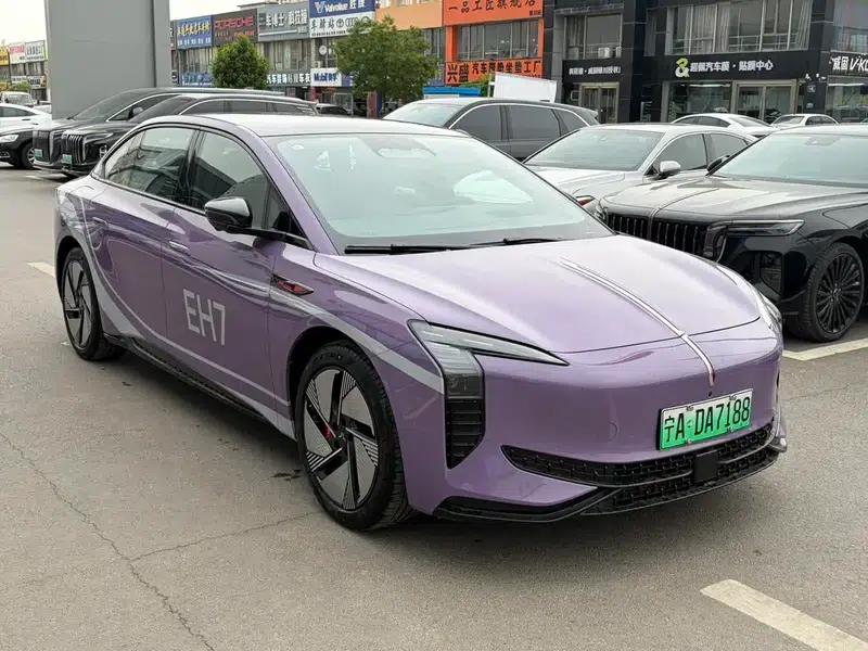 Hongqi EH7 2025 640 AWD Smart Selection Edition — миниатюра 3
