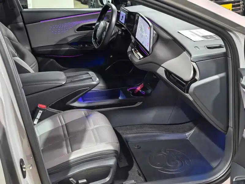 Hongqi EH7 2024 760 Pro+ AWD Edition — миниатюра 7