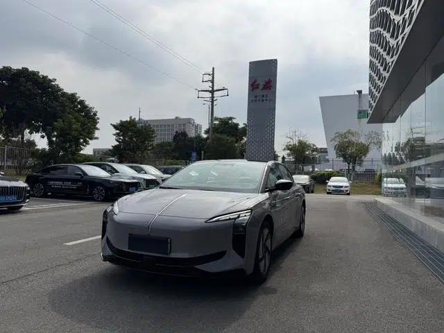 Hongqi EH7 2025 640 AWD Smart Selection Edition