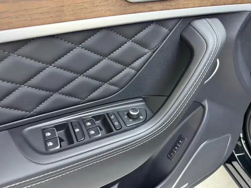 Hongqi HS7 2022 3.0T Automatic 4WD Intelligent Flagship Edition — миниатюра 28