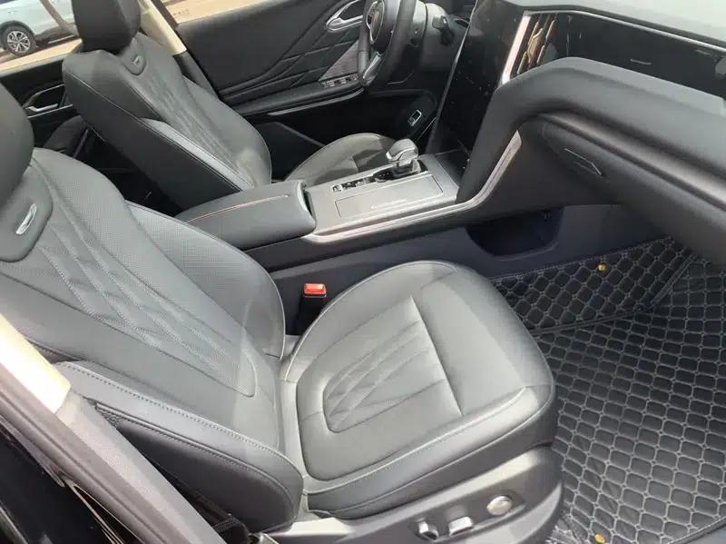 Hongqi HS7 PHEV 2024 2.0T AWD Flagship Edition 6-seater — миниатюра 8