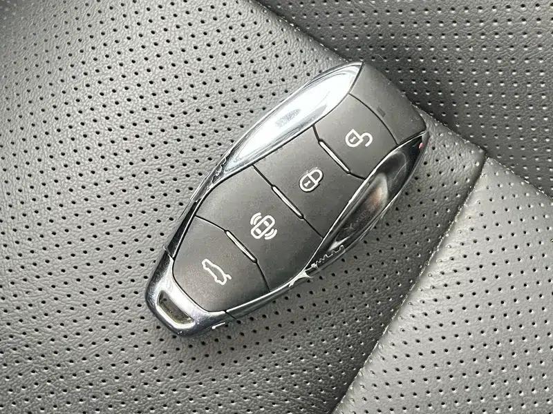 Hongqi HS7 PHEV 2024 2.0T AWD Flagship Edition 6-seater — миниатюра 11