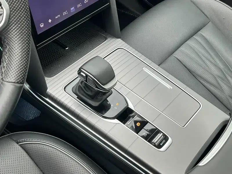Hongqi HS7 PHEV 2024 2.0T AWD Flagship Edition 6-seater — миниатюра 18