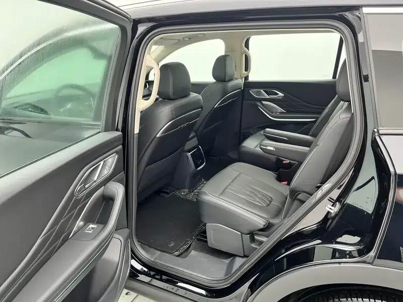 Hongqi HS7 PHEV 2024 2.0T AWD Flagship Edition 6-seater — миниатюра 23