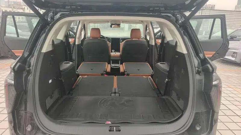 Hongqi HS7 PHEV 2025 2.0T 2 Millionth Unit Commemorative Edition 6-Seater — миниатюра 15