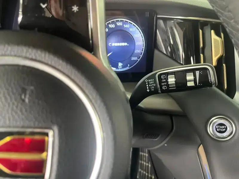 Hongqi HS7 PHEV 2024 2.0T AWD Flagship Edition 6-seater — миниатюра 12