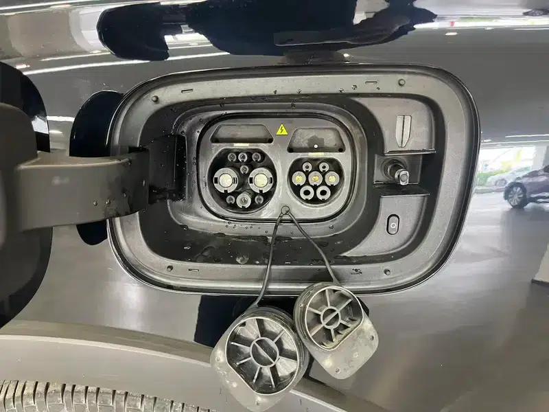 Hongqi HS7 PHEV 2024 2.0T AWD Flagship Edition 6-seater — миниатюра 19