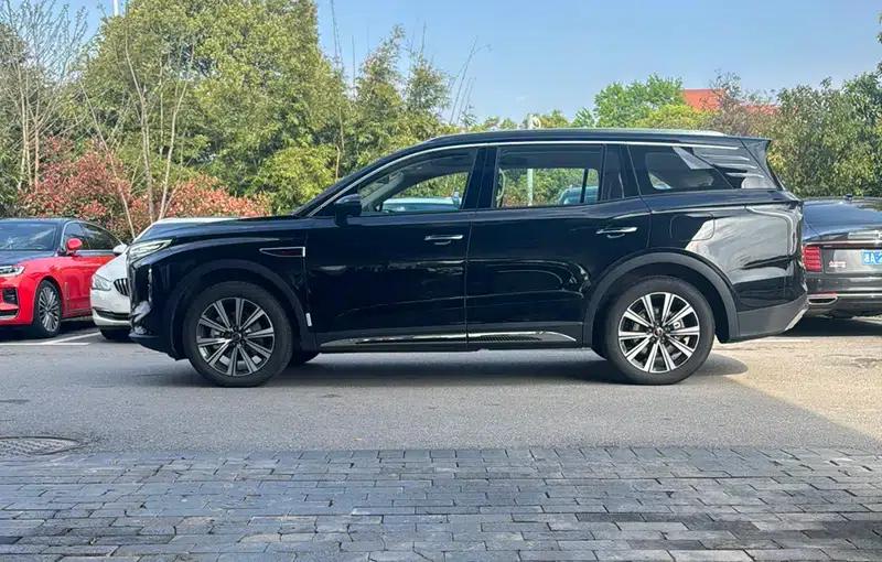 Hongqi HS7 PHEV 2025 2.0T 2 Millionth Unit Commemorative Edition 6-Seater — миниатюра 3