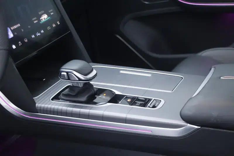 Hongqi HS7 PHEV 2024 2.0T AWD Flagship Edition 6-seater — миниатюра 13