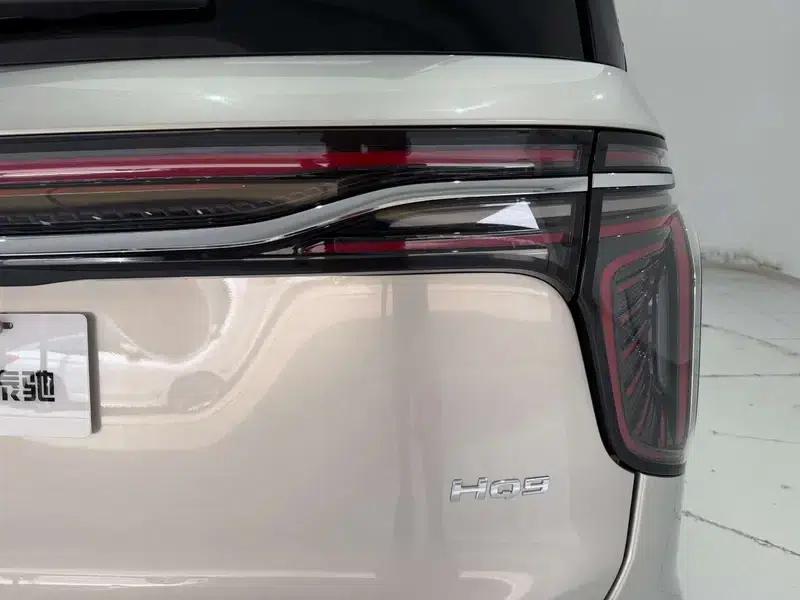 Hongqi HQ9 2023 2.0T Automatic 4WD 7-Seater Factory Customized Edition — миниатюра 14