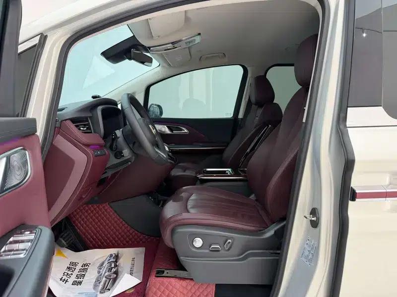 Hongqi HQ9 2023 2.0T Automatic 4WD 7-Seater Factory Customized Edition — миниатюра 20
