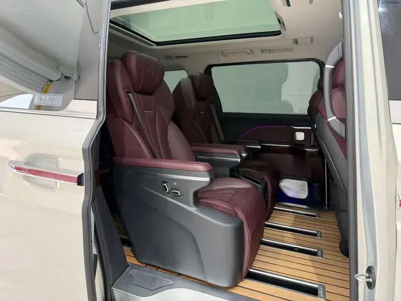 Hongqi HQ9 2023 2.0T Automatic 4WD 7-Seater Factory Customized Edition — миниатюра 25