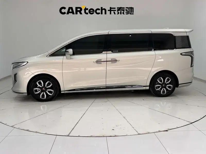 Hongqi HQ9 2023 2.0T Automatic 4WD 7-Seater Factory Customized Edition — миниатюра 4