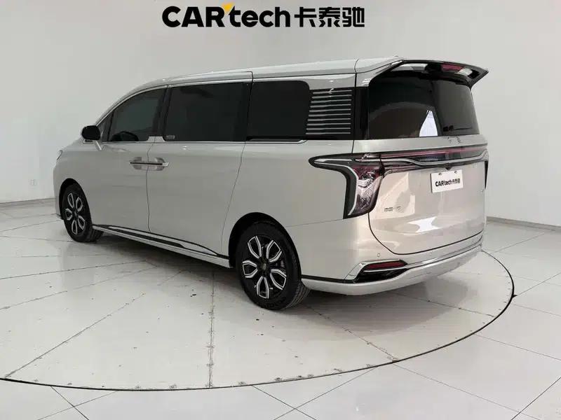 Hongqi HQ9 2023 2.0T Automatic 4WD 7-Seater Factory Customized Edition — миниатюра 5