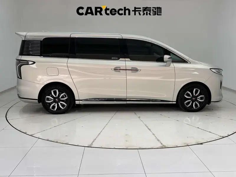 Hongqi HQ9 2023 2.0T Automatic 4WD 7-Seater Factory Customized Edition — миниатюра 8