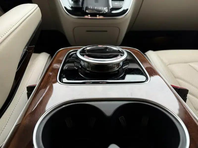 Hongqi HQ9 2022 Intelligent Flagship Edition — миниатюра 11