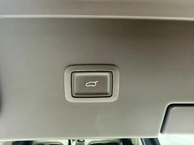 Hongqi HQ9 2022 Intelligent Flagship Edition — миниатюра 20