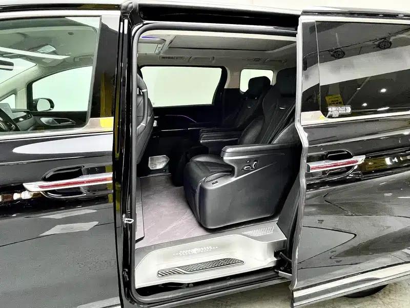 Hongqi HQ9 2022 Intelligent Flagship Edition — миниатюра 18