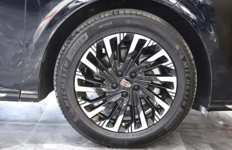 Hongqi HQ9 2024 Luxury Edition — миниатюра 5
