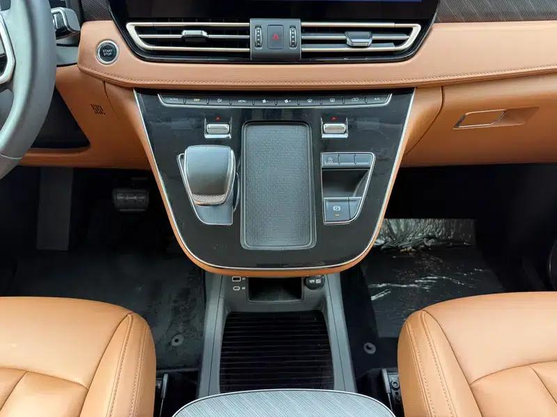 Hongqi HQ9 2022 Intelligent Flagship Edition — миниатюра 19