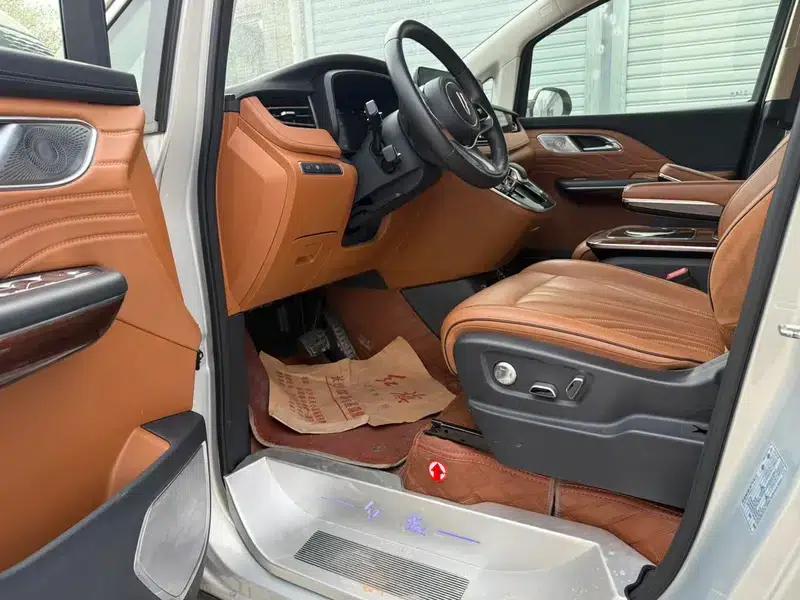 Hongqi HQ9 2022 Intelligent Flagship Edition — миниатюра 13