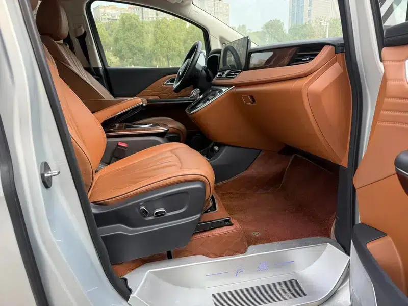 Hongqi HQ9 2022 Intelligent Flagship Edition — миниатюра 8