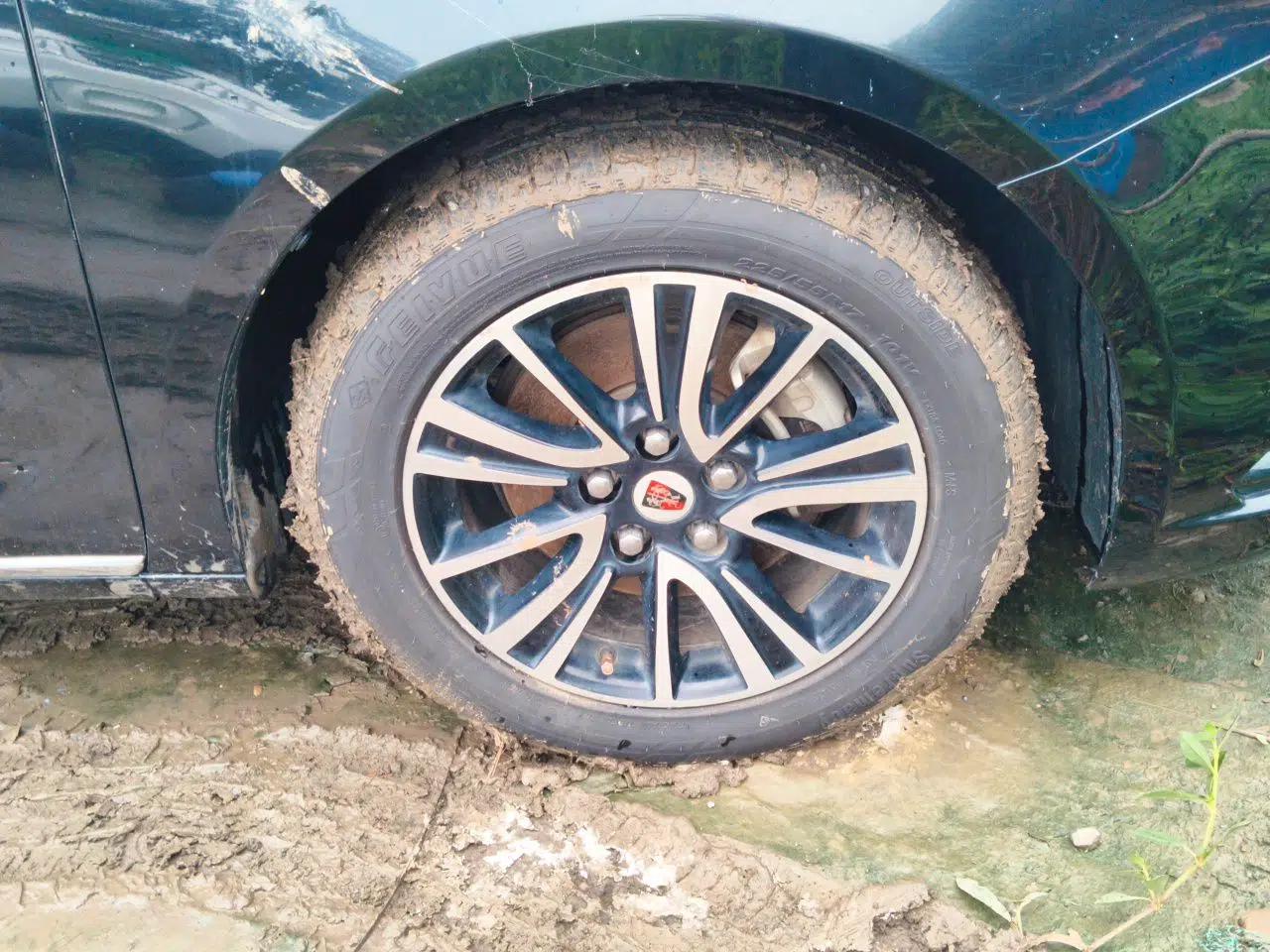 Roewe e950 2017 50T Hybrid Connected Executive Edition — миниатюра 8