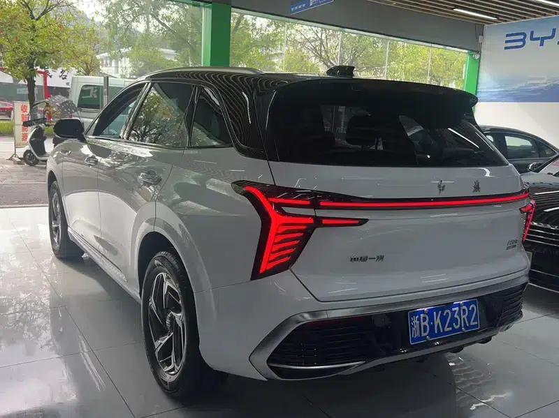 Hongqi HS3 2023 1.5T Goodness Edition — миниатюра 4
