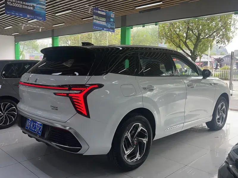 Hongqi HS3 2023 1.5T Goodness Edition — миниатюра 6