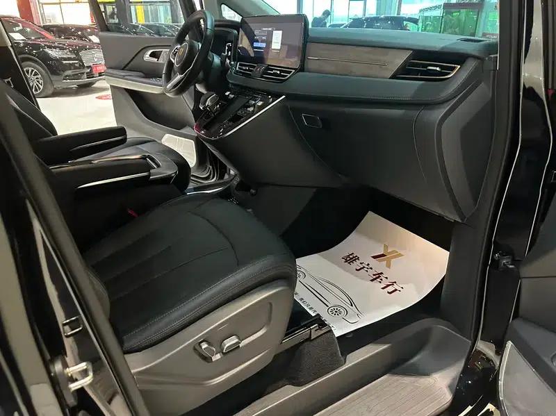 Hongqi HQ9 PHEV 2024 Four-Wheel Drive Business Edition — миниатюра 6