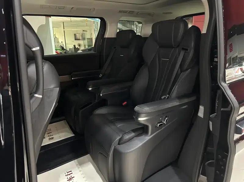 Hongqi HQ9 PHEV 2024 Four-Wheel Drive Business Edition — миниатюра 10