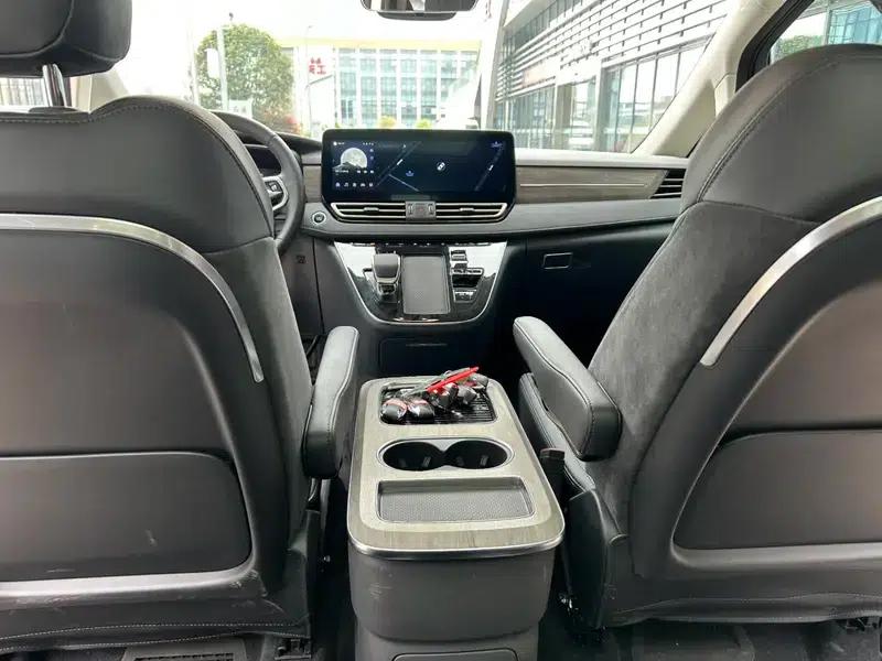 Hongqi HQ9 PHEV 2024 Four-Wheel Drive Business Edition — миниатюра 15