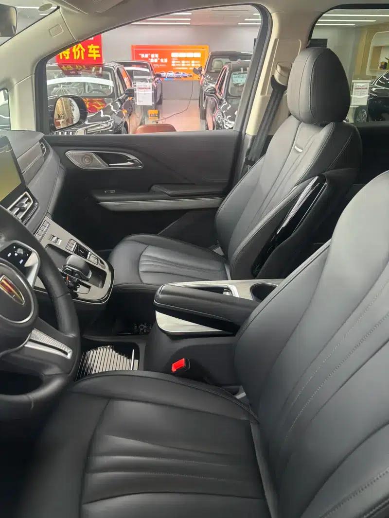 Hongqi HQ9 PHEV 2024 Four-Wheel Drive Business Edition — миниатюра 13