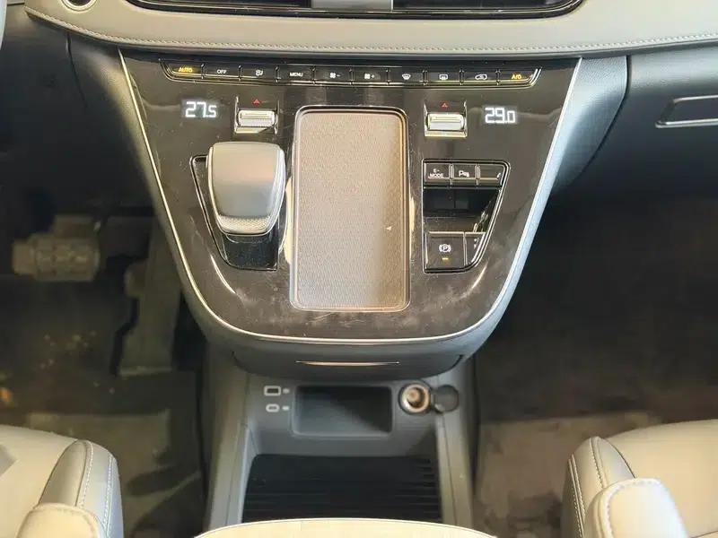 Hongqi HQ9 PHEV 2024 Four-Wheel Drive Business Edition — миниатюра 17