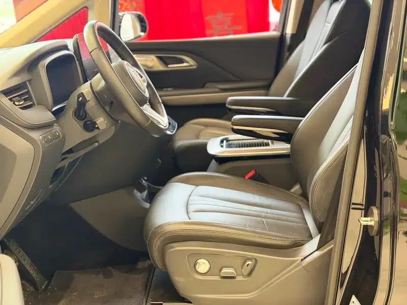 Hongqi HQ9 PHEV 2024 Four-Wheel Drive Business Edition — миниатюра 18